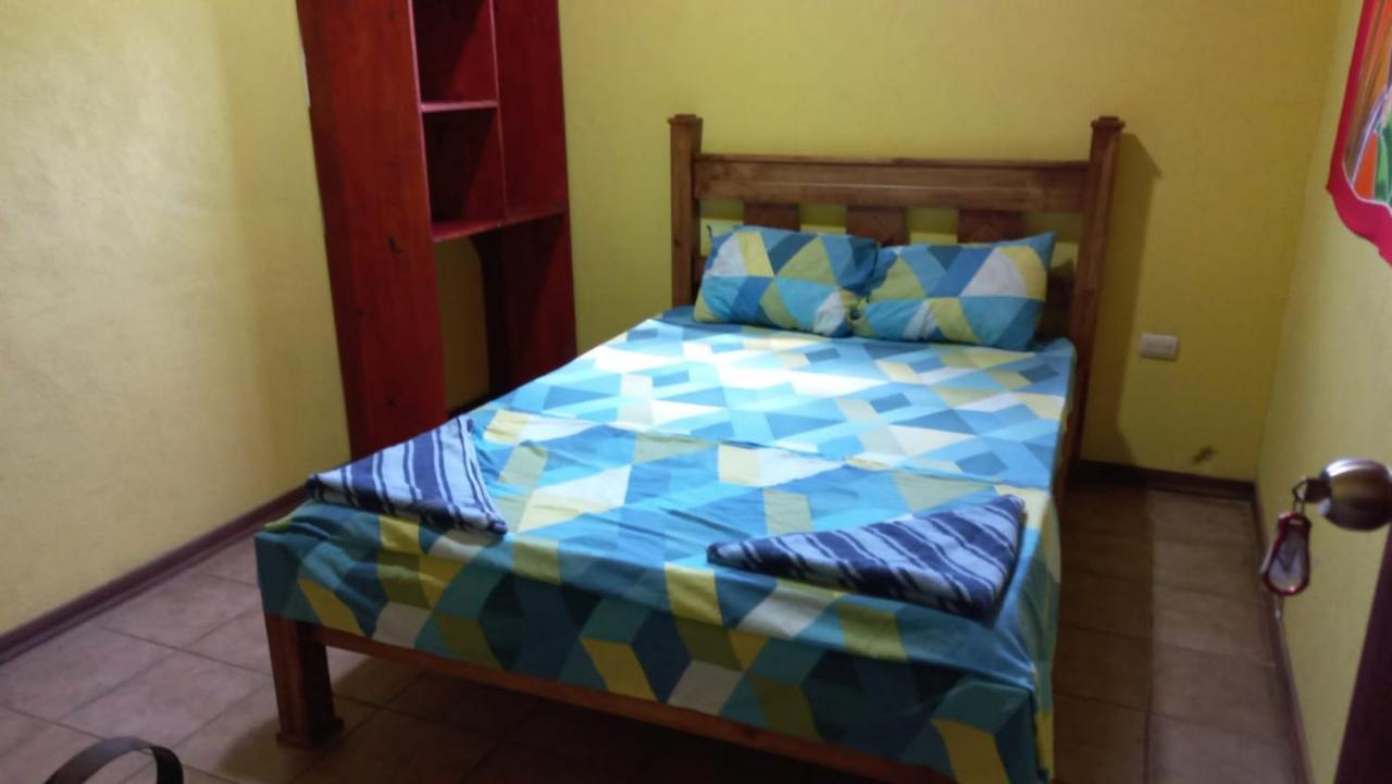 Vicky'S Rooms Quepos Eksteriør billede