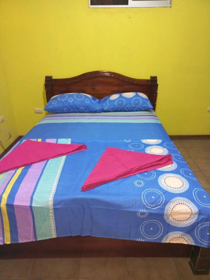 Vicky'S Rooms Quepos Eksteriør billede